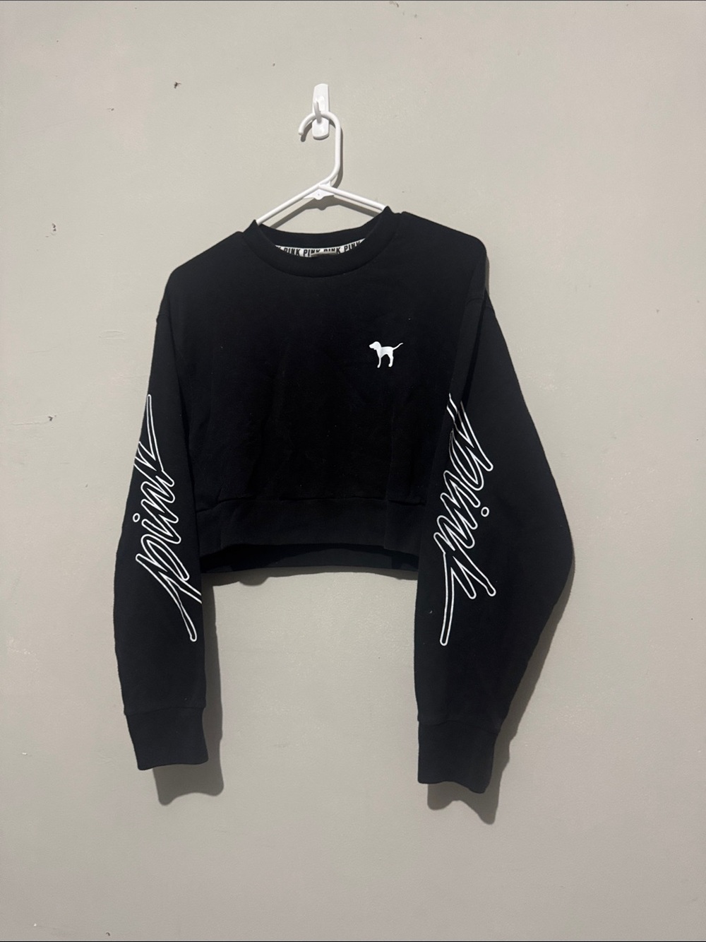 PINK Victoria’s Secret Cropped Black Graphic Sweatshirt with Sleeve Script